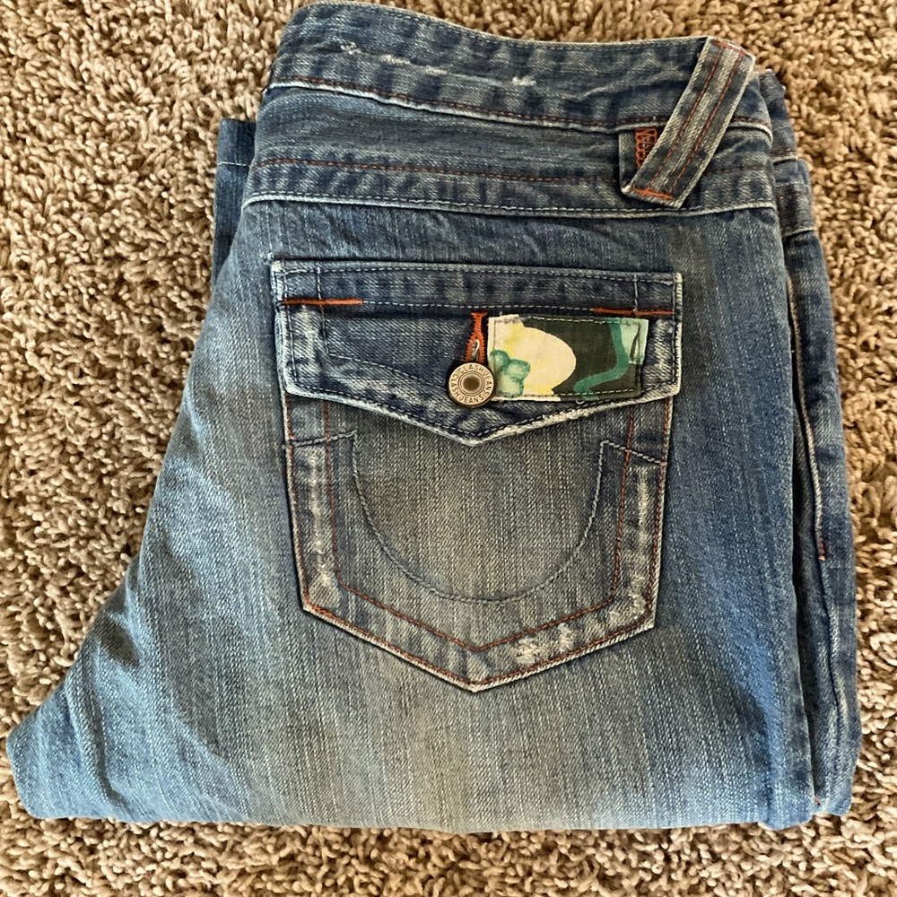 Clash Light/Medium Wash Floral Embroidered Jeans, Jr Sz 5